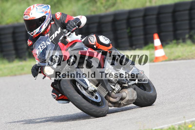 /Archiv-2025/10 23.04.2025 Cornu Master School ADR/gruen-vert/28